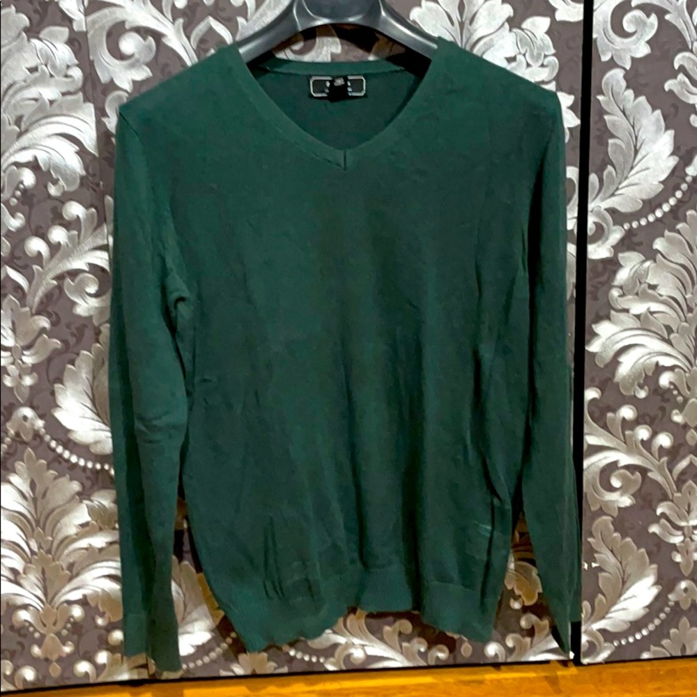 Green V Neck light sweater